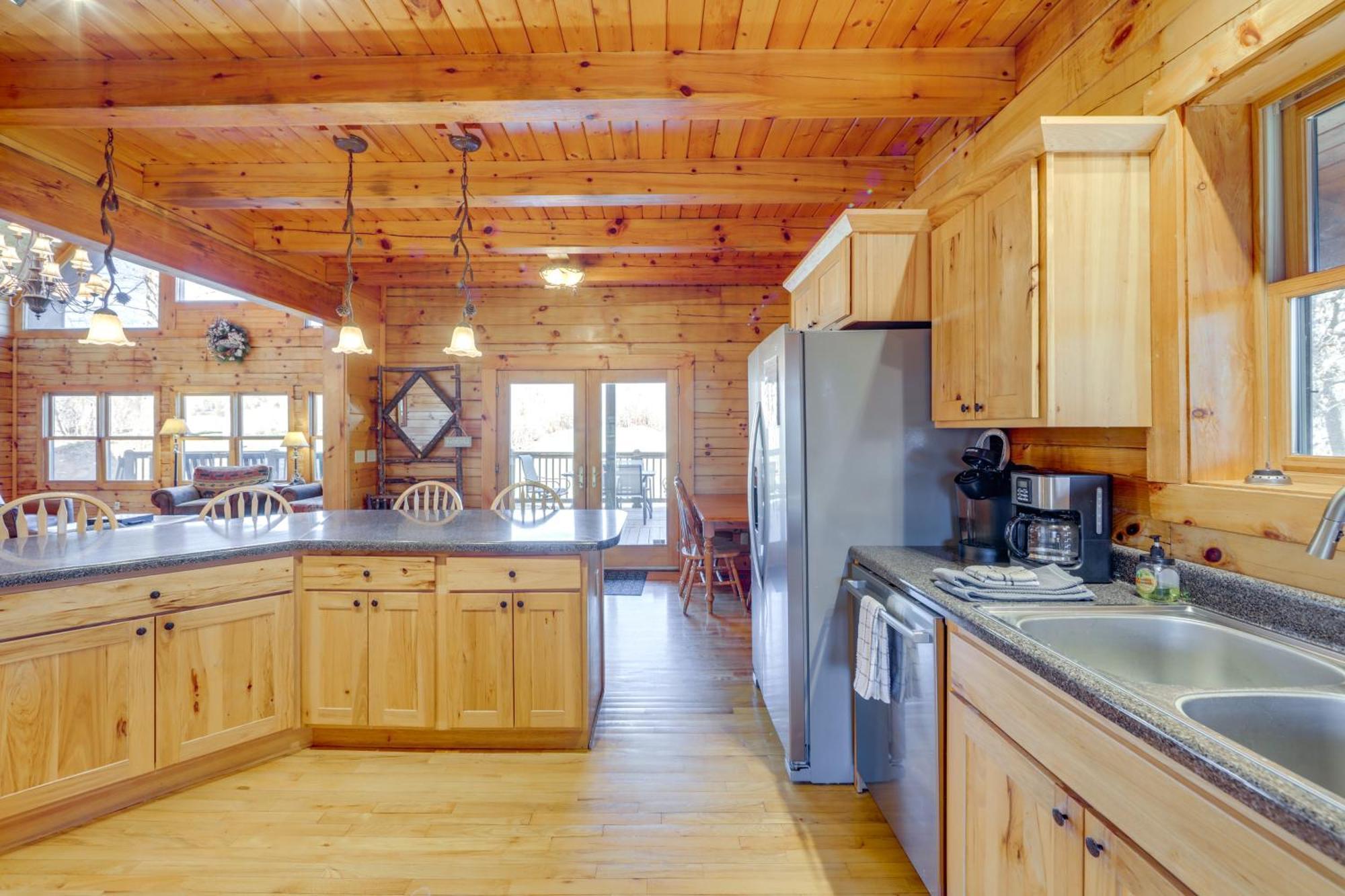 Whits End Smoky Mtn Home With Hot Tub, Views Уейнсвил Екстериор снимка