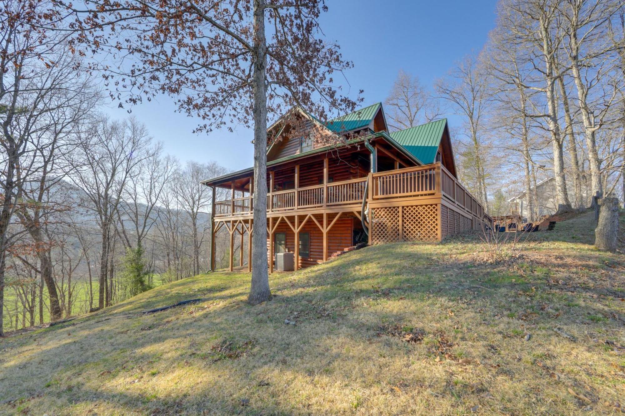 Whits End Smoky Mtn Home With Hot Tub, Views Уейнсвил Екстериор снимка