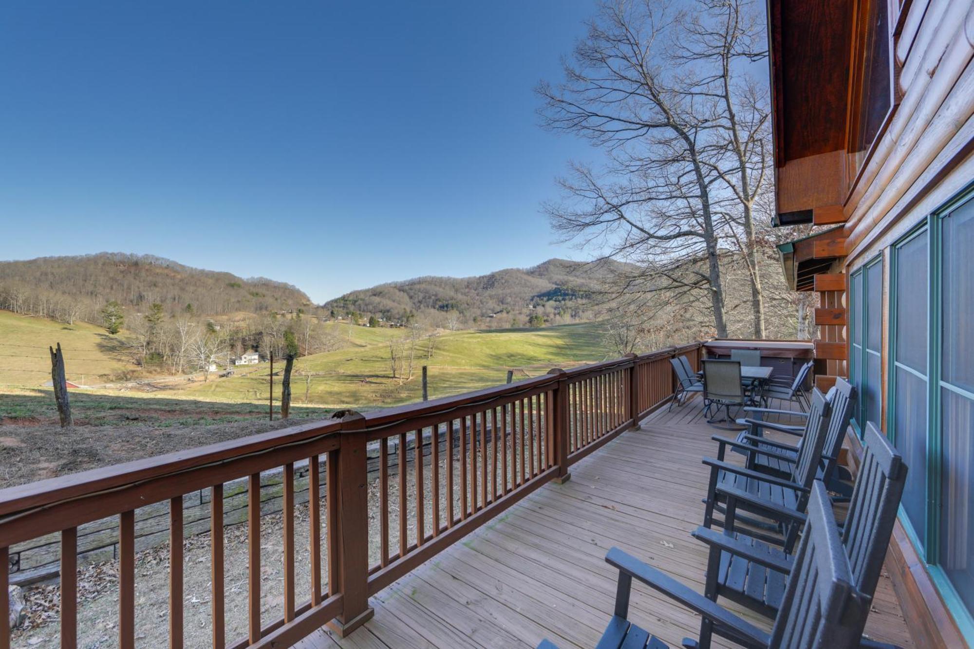 Whits End Smoky Mtn Home With Hot Tub, Views Уейнсвил Екстериор снимка